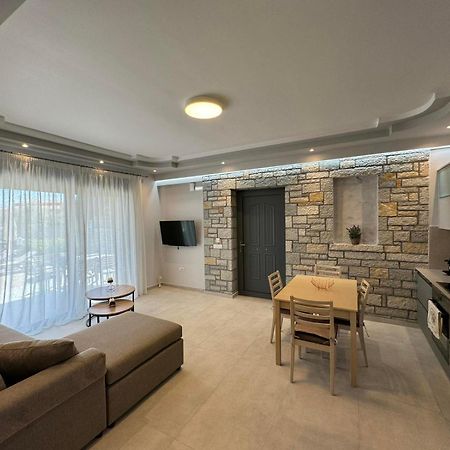 Iris Villas Complex Frínion 外观 照片