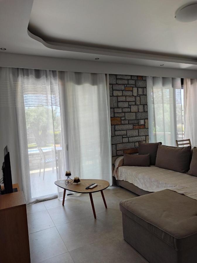 Iris Villas Complex Frínion 外观 照片