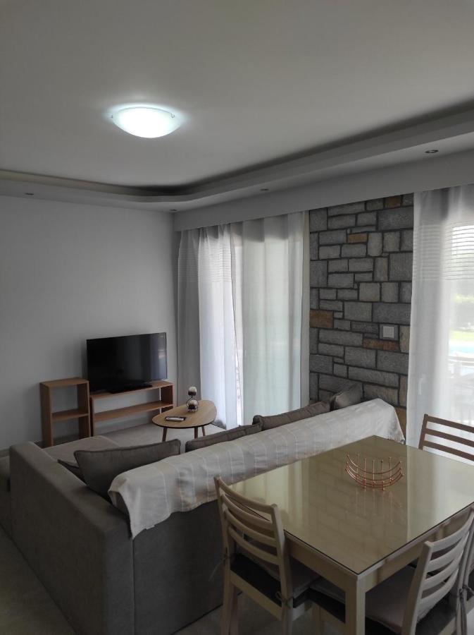 Iris Villas Complex Frínion 外观 照片