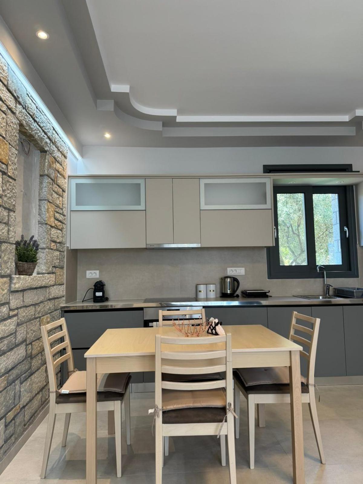 Iris Villas Complex Frínion 外观 照片