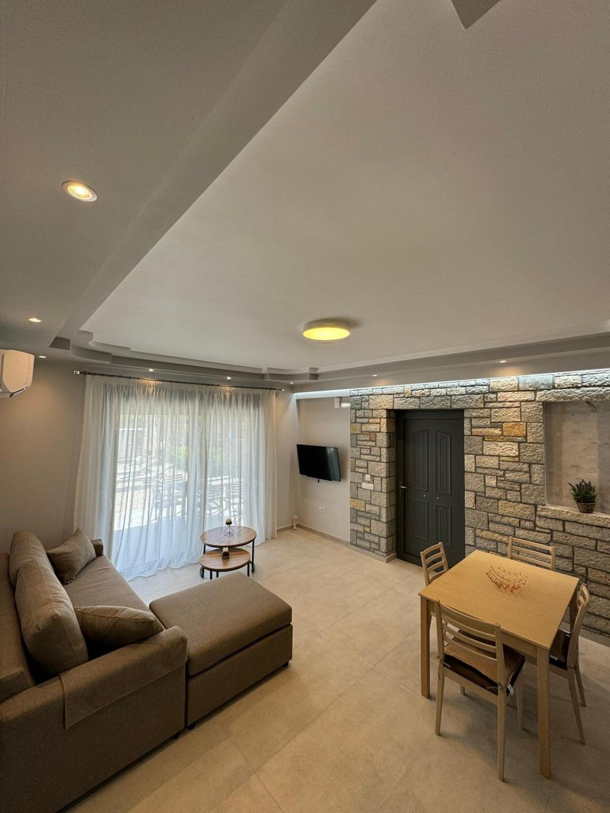 Iris Villas Complex Frínion 外观 照片